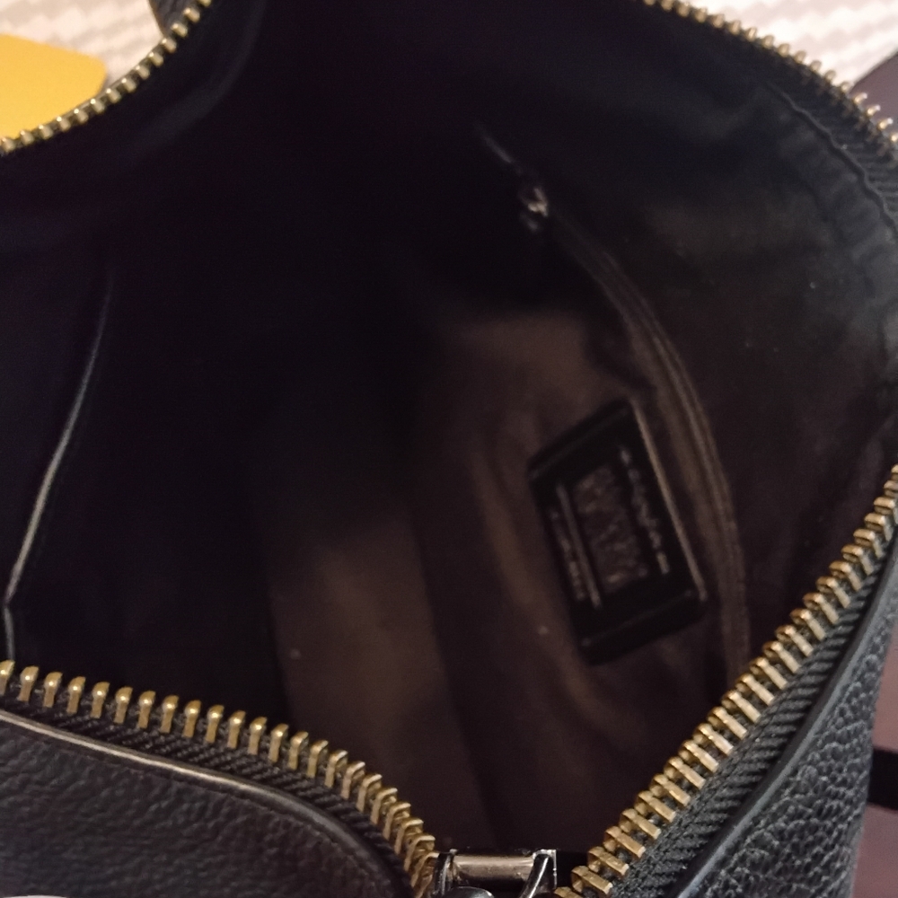 Coach Harley Hobo Black Pebbled Leather With Embossed Snake Trim - Picture 7 of 9